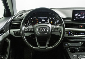 Подержанный автомобиль Audi A4 Sedan 2018 года (12 фото)