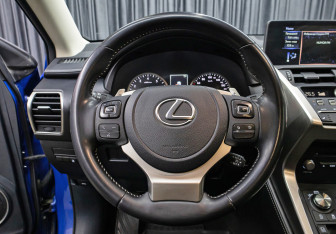Подержанный автомобиль Lexus NX 2021 года (17 фото)