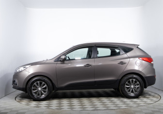 Подержанный автомобиль Hyundai ix35 2013 года (8 фото)