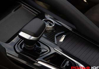 Подержанный автомобиль Geely Monjaro 2024 года (20 фото)