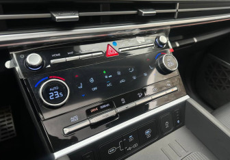Подержанный автомобиль Hyundai Santa Fe 2023 года (14 фото)