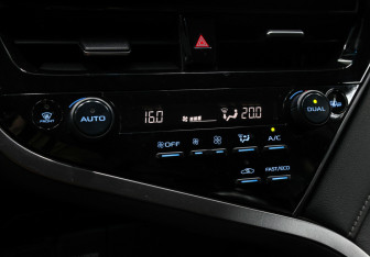 Подержанный автомобиль Toyota Camry Sedan 2022 года (21 фото)