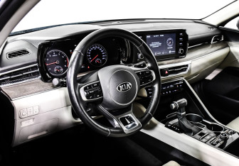 Подержанный автомобиль Kia K5 2021 года (13 фото)