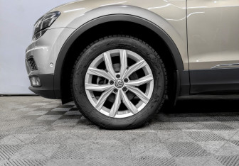Подержанный автомобиль Volkswagen Tiguan 2020 года (18 фото)