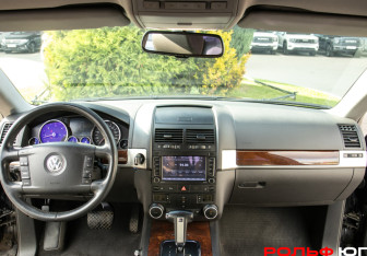 Подержанный автомобиль Volkswagen Touareg 2008 года (5 фото)