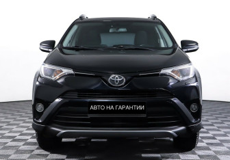 Подержанный автомобиль Toyota RAV4 2017 года (2 фото)