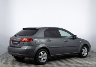 Подержанный автомобиль Chevrolet Lacetti Hatchback 2011 года (5 фото)