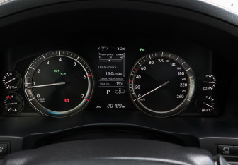 Подержанный автомобиль Lexus LX 2021 года (14 фото)