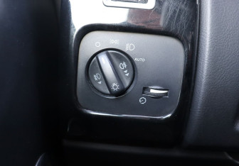 Подержанный автомобиль Land Rover Discovery 2008 года (13 фото)