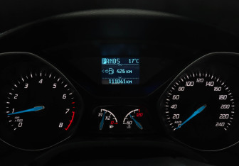 Подержанный автомобиль Ford Focus Hatchback 2012 года (11 фото)