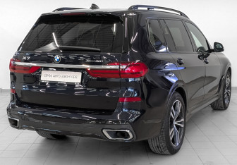 Подержанный автомобиль BMW X7 2020 года (5 фото)