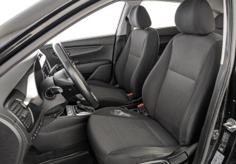 Подержанный автомобиль Kia Rio Hatchback 2021 года (19 фото)