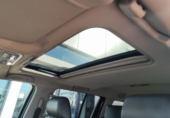 Подержанный автомобиль Nissan Pathfinder 2012 года (17 фото)