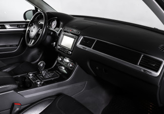 Подержанный автомобиль Volkswagen Touareg 2016 года (11 фото)