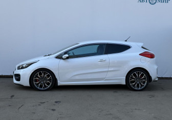 Подержанный автомобиль Kia Ceed GT 2015 года (8 фото)