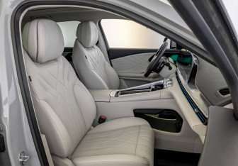 Подержанный автомобиль Exeed RX 2023 года (24 фото)