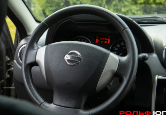 Подержанный автомобиль Nissan Terrano 2015 года (10 фото)