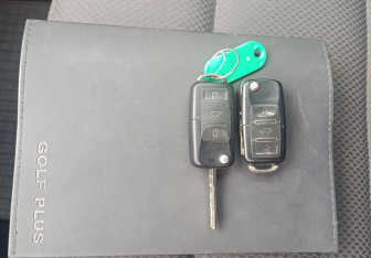 Подержанный автомобиль Volkswagen Golf Plus 2006 года (17 фото)