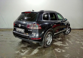 Подержанный автомобиль Volkswagen Touareg 2011 года (4 фото)