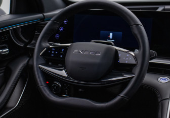 Подержанный автомобиль Exeed RX 2023 года (15 фото)