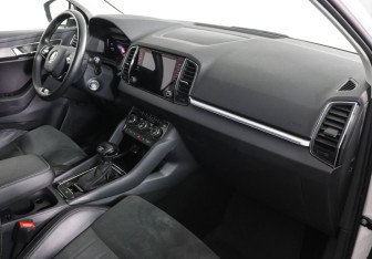 Подержанный автомобиль Skoda Karoq 2020 года (10 фото)