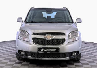 Подержанный автомобиль Chevrolet Orlando 2012 года (2 фото)