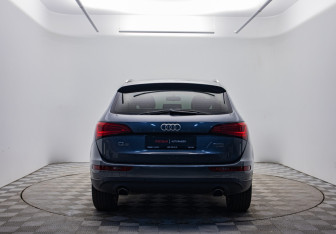 Подержанный автомобиль Audi Q5 2012 года (6 фото)