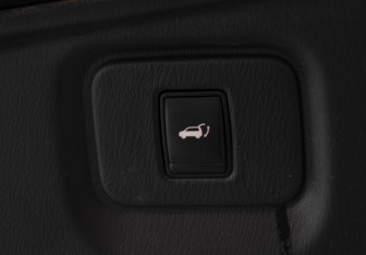 Подержанный автомобиль Nissan Pathfinder 2014 года (23 фото)