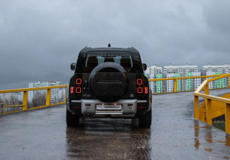 Подержанный автомобиль Land Rover Defender Suv 2022 года (4 фото)