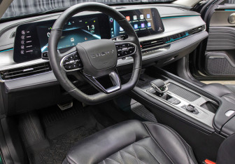 Подержанный автомобиль Chery Arrizo 8 2023 года (16 фото)