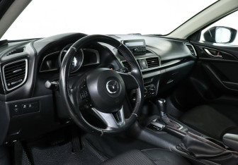 Подержанный автомобиль Mazda 3 Hatchback 2014 года (9 фото)