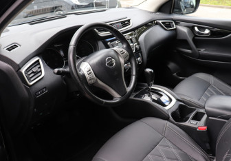 Подержанный автомобиль Nissan Qashqai 2017 года (7 фото)