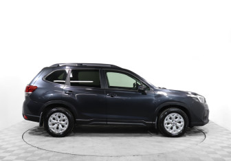 Подержанный автомобиль Subaru Forester Suv 2019 года (4 фото)