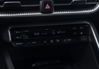 Подержанный автомобиль Kia K5 2019 года (17 фото)