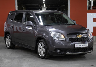 Подержанный автомобиль Chevrolet Orlando 2011 года (3 фото)