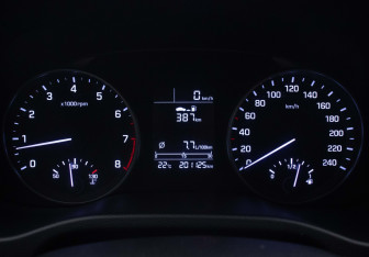 Подержанный автомобиль Hyundai Elantra Sedan 2018 года (12 фото)