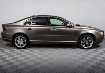 Подержанный автомобиль Volvo S80 2007 года (4 фото)