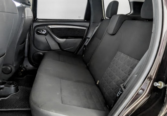 Подержанный автомобиль Renault Duster 2017 года (12 фото)