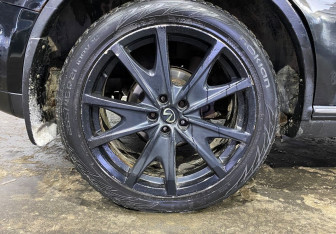 Подержанный автомобиль Infiniti FX 2005 года (19 фото)