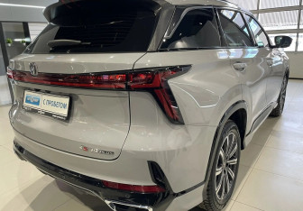 Подержанный автомобиль Changan CS75PLUS 2024 года (8 фото)