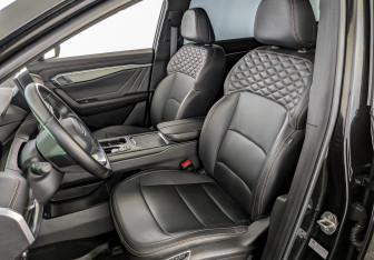 Подержанный автомобиль Geely Okavango 2024 года (20 фото)