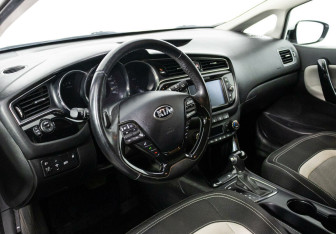 Подержанный автомобиль Kia Ceed Wagon 2018 года (10 фото)