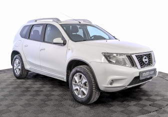 Подержанный автомобиль Nissan Terrano 2021 года (3 фото)