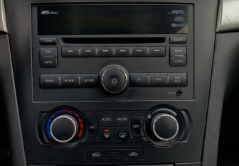 Подержанный автомобиль Chevrolet Epica 2008 года (13 фото)