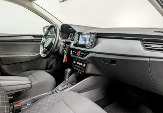 Подержанный автомобиль Skoda Rapid Liftback 2022 года (11 фото)