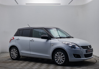 Подержанный автомобиль Suzuki Swift Hatchback 2011 года (7 фото)