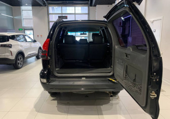 Подержанный автомобиль Toyota Land Cruiser Prado 2008 года (7 фото)