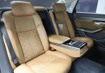 Подержанный автомобиль Audi A8 2019 года (30 фото)