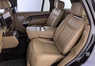 Подержанный автомобиль Land Rover Range Rover 2023 года (18 фото)