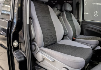Подержанный автомобиль Mercedes-Benz Viano 2011 года (21 фото)